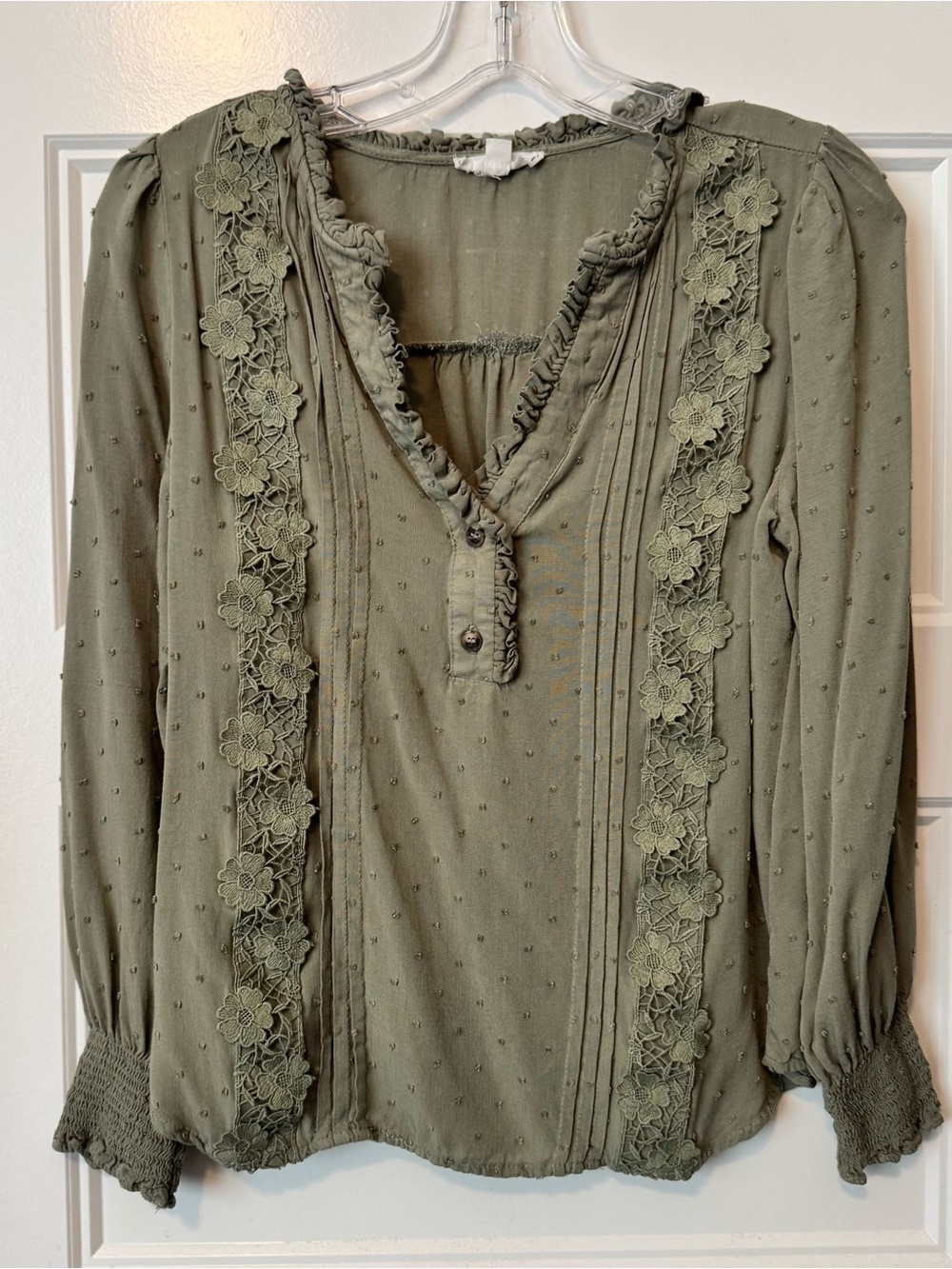 Mine Brand Olive Green Floral Lace Trim Ruffle Blouse Size Small